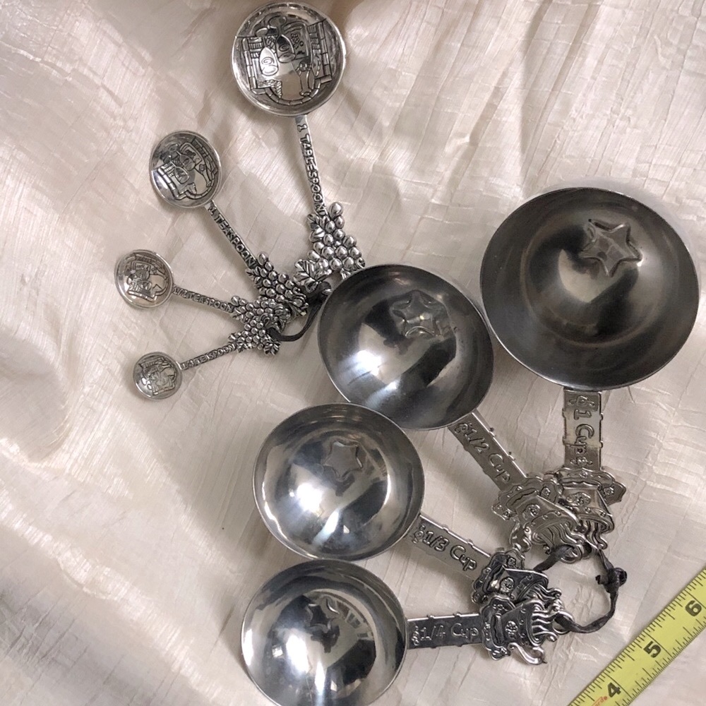 Measuring Cups & Spoons Collectable Unique